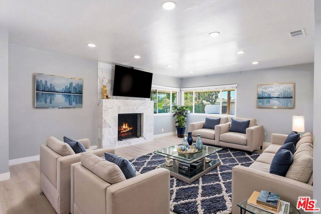 North Hills, CA 91343,8901 Rubio AVE