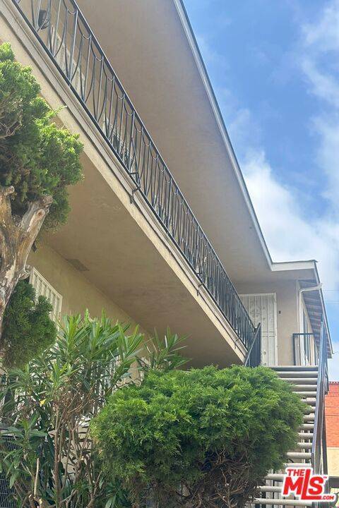 Inglewood, CA 90303,3209 Bartdon AVE