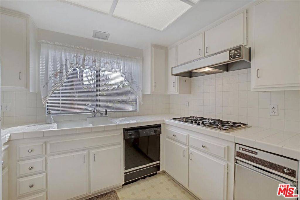 Marina Del Rey, CA 90292,4429 Alla RD #5