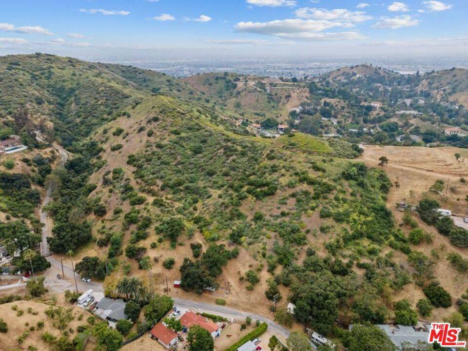 Sunland, CA 91040,0 Wornom
