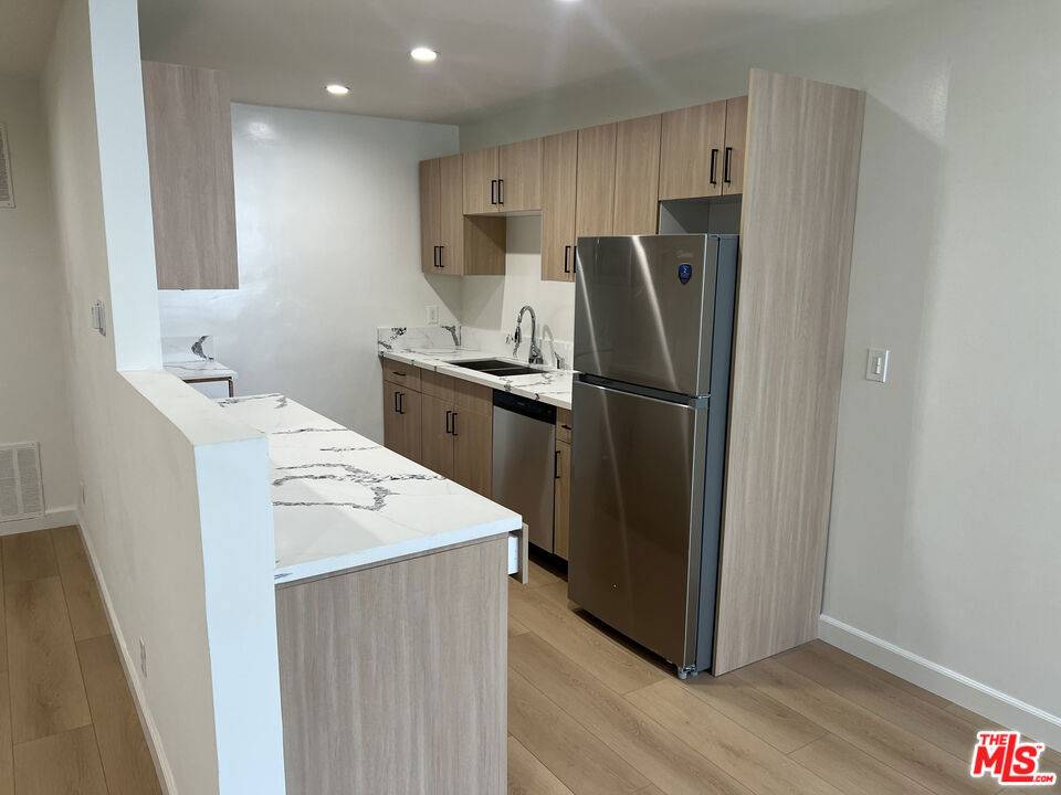 West Hollywood, CA 90046,1253 N Hayworth AVE #104