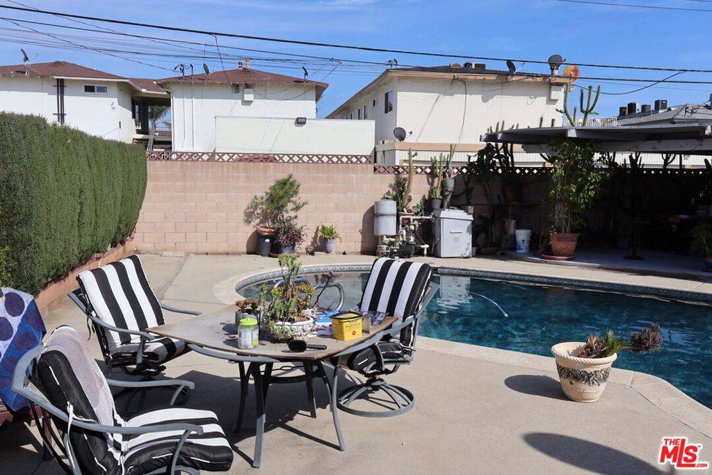 Pomona, CA 91767,2918 Gladstone ST