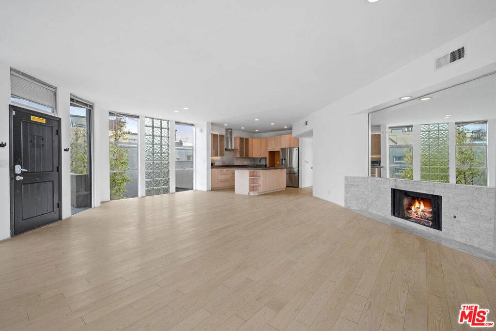 Venice, CA 90291,20 28TH AVE #A