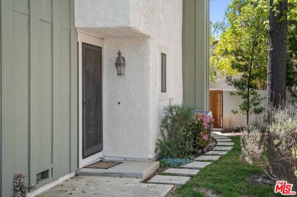 Thousand Oaks, CA 91360,2570 Calle Abedul