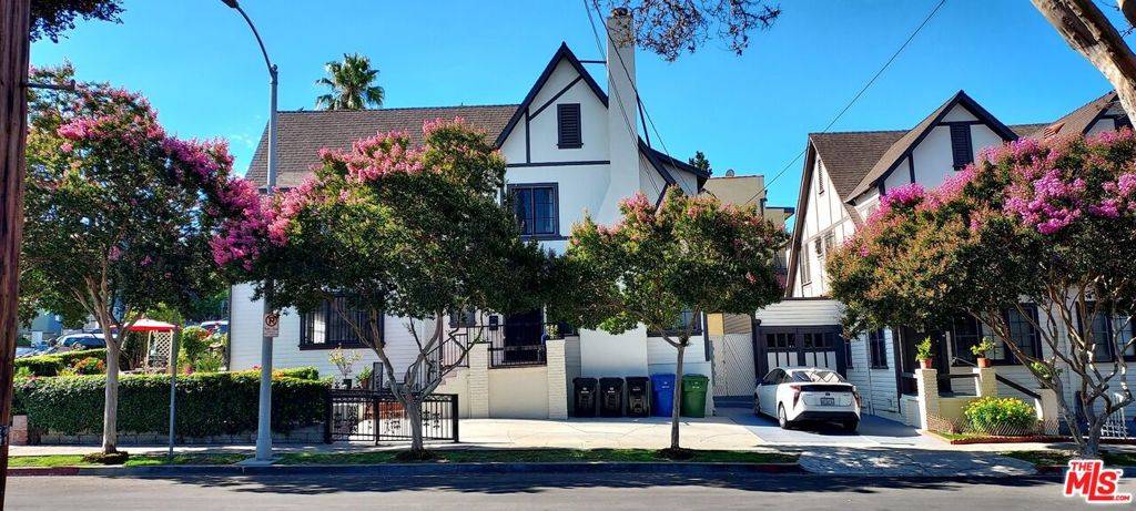 Los Angeles, CA 90029,5076 Lemon Grove AVE