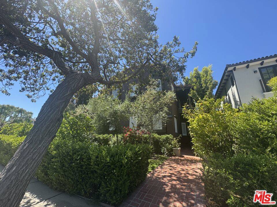 Santa Monica, CA 90403,2421 California AVE