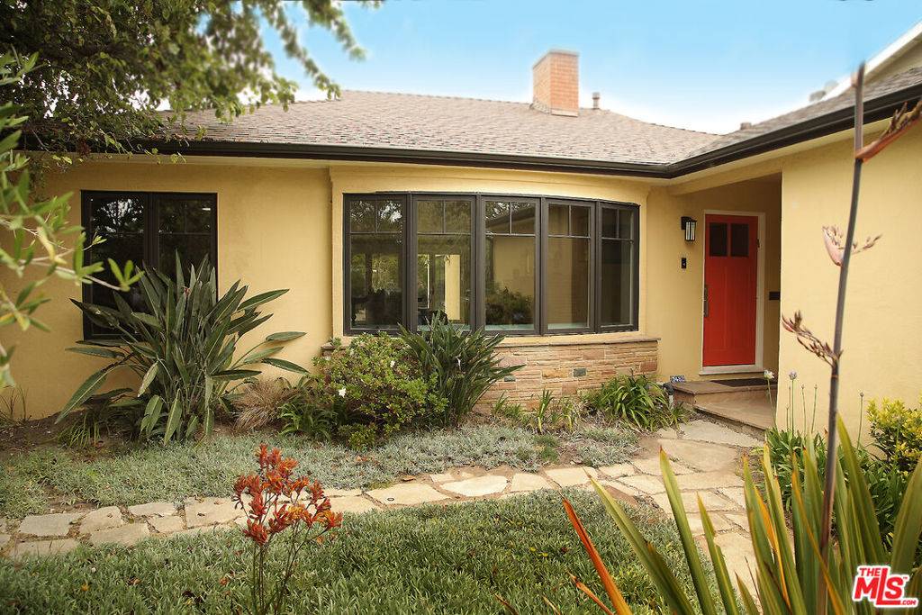 Los Angeles, CA 90045,7482 Denrock AVE
