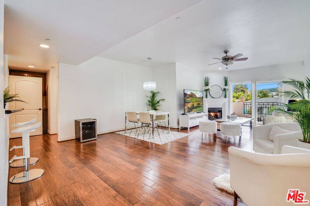 Studio City, CA 91604,12449 Kling ST #102