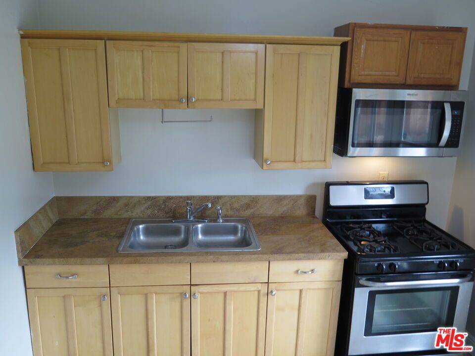 Santa Monica, CA 90404,1848 17TH ST #5