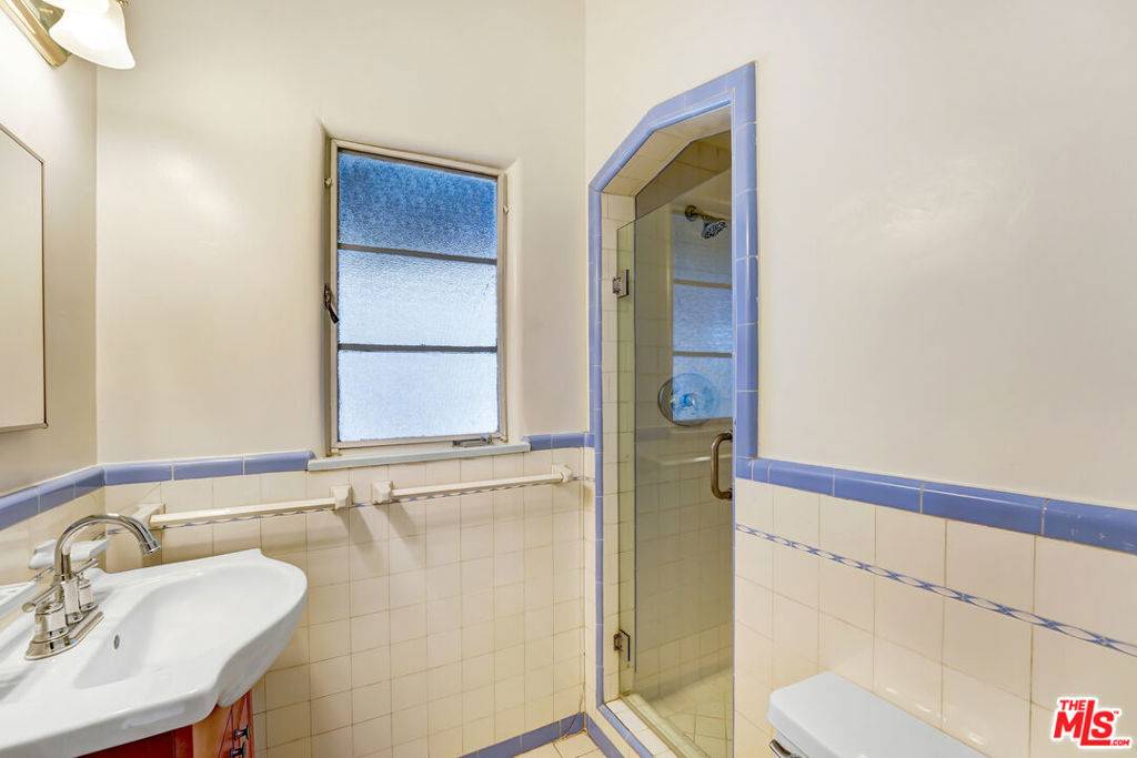 1443 1/2 N Hayworth AVE West Hollywood, CA 90046