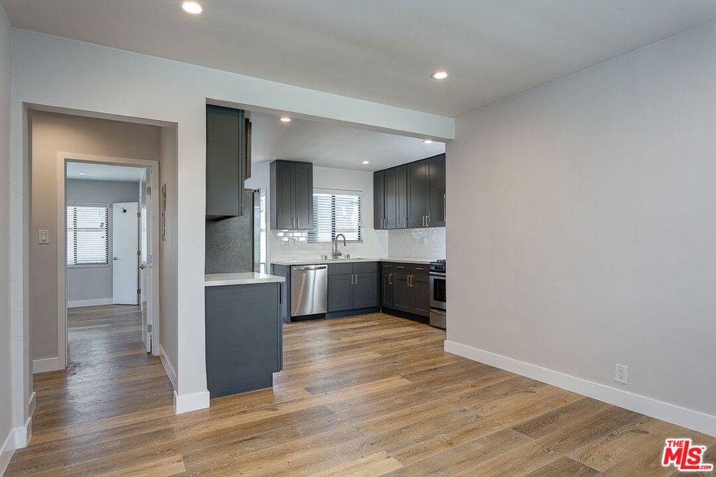 Los Angeles, CA 90016,2845 S REDONDO #2845