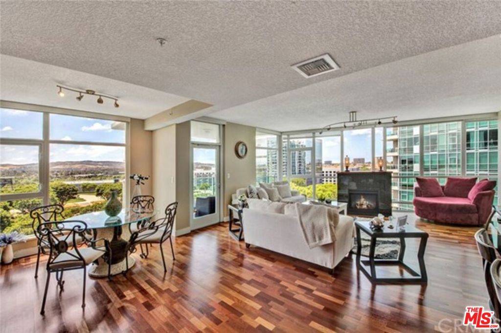 Irvine, CA 92612,3141 Michelson DR #906