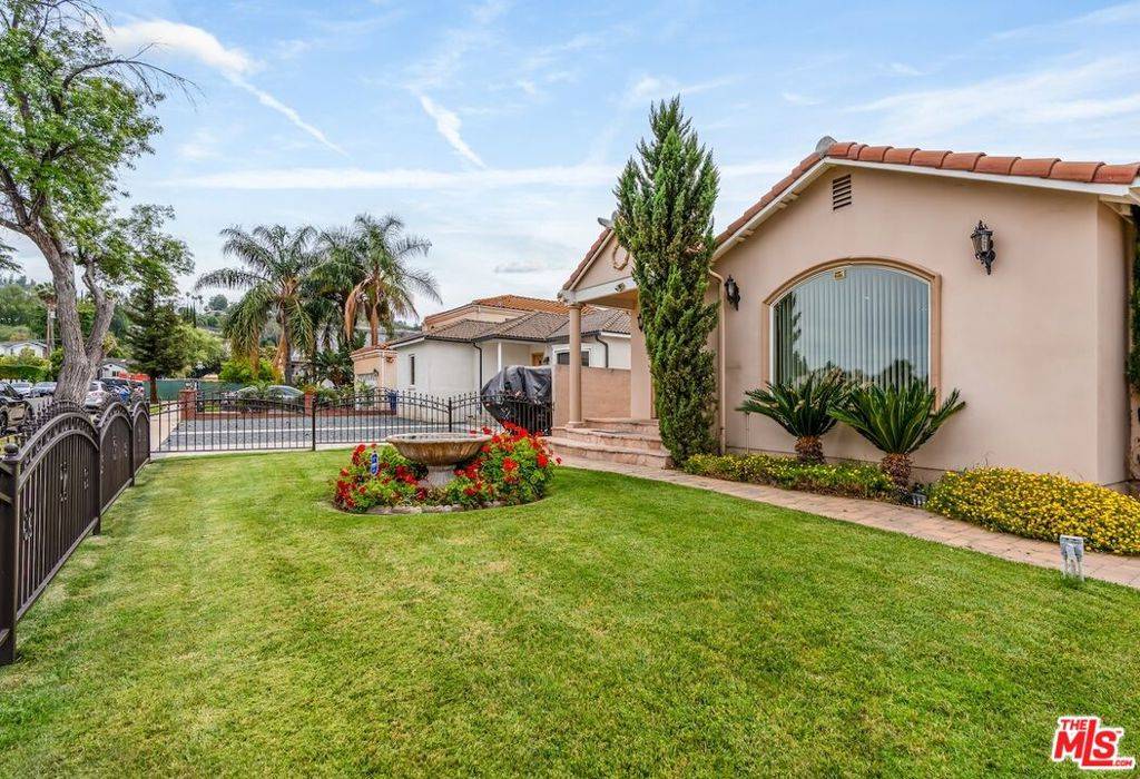 Encino, CA 91316,4937 Hesperia AVE