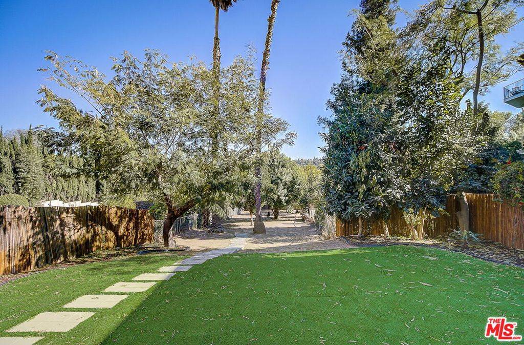 Woodland Hills, CA 91364,4990 Llano DR
