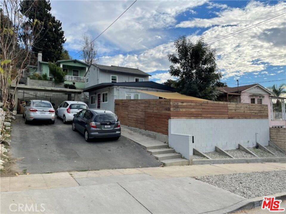 Los Angeles, CA 90065,3422 Holyoke DR