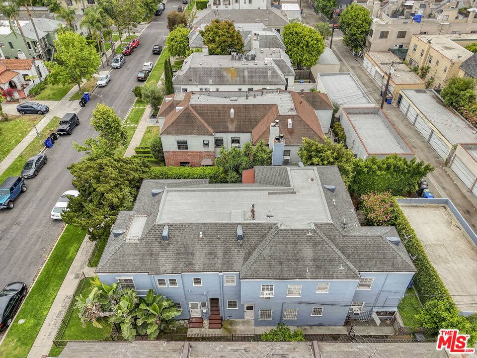 Los Angeles, CA 90048,123 N Harper AVE
