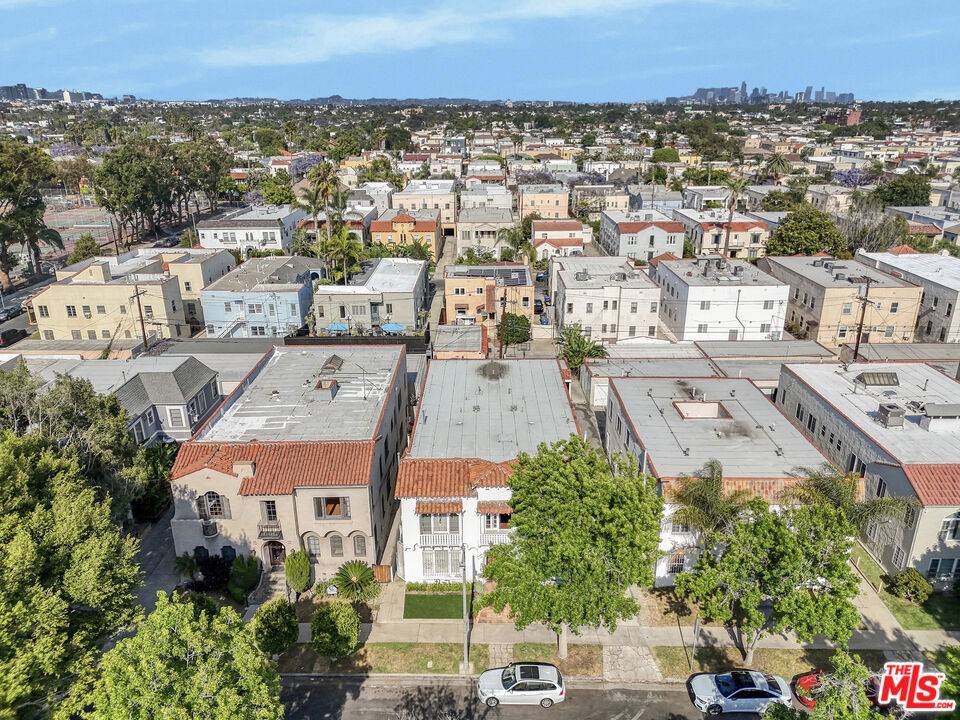 Los Angeles, CA 90036,448 N Orange Grove AVE