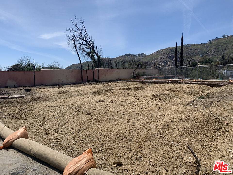 Malibu, CA 90265,23309 W Paloma Blanca DR