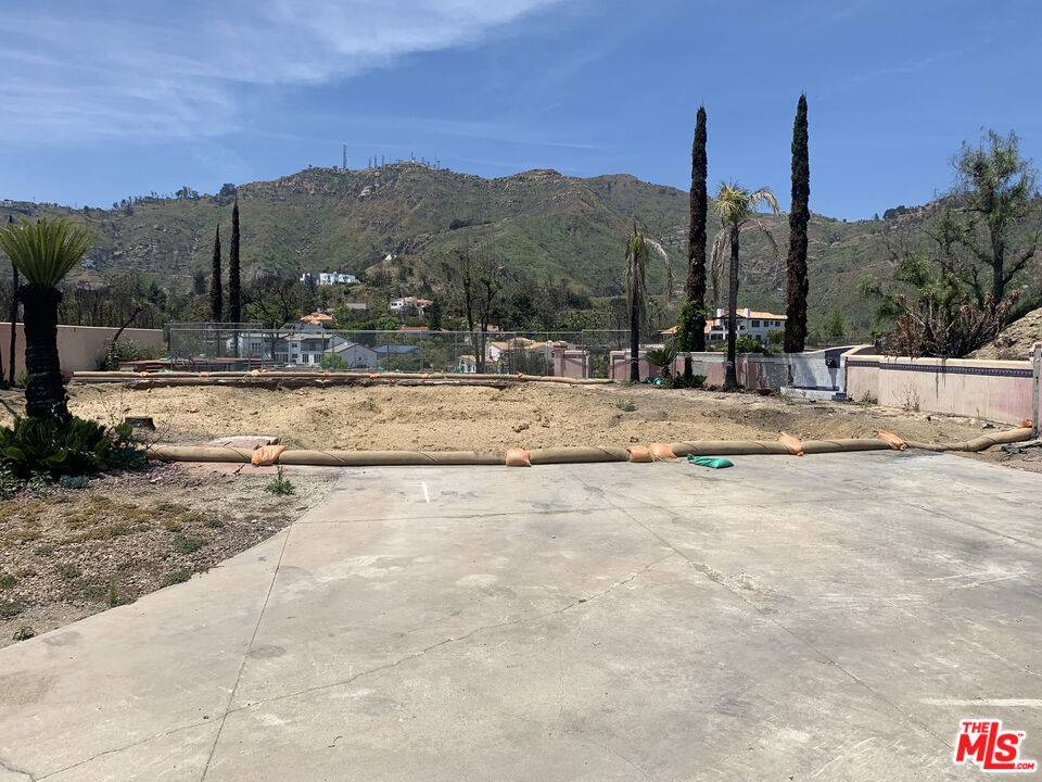 Malibu, CA 90265,23309 W Paloma Blanca DR