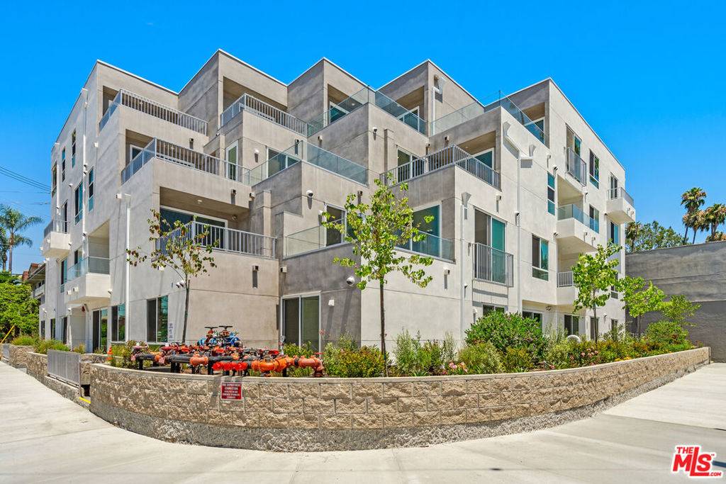 Sherman Oaks, CA 91423,4406 Fulton ST #202
