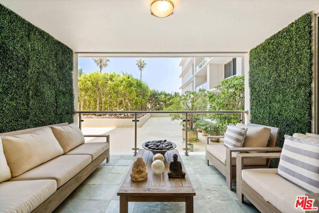 Santa Monica, CA 90402,201 Ocean AVE #305B