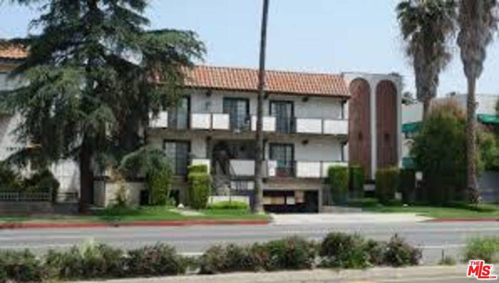 Van Nuys, CA 91406,16731 Sherman WAY