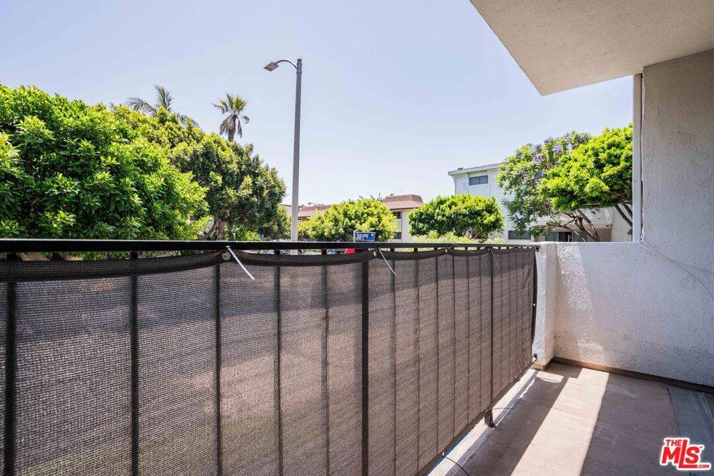 Playa Del Rey, CA 90293,8163 Redlands ST #19