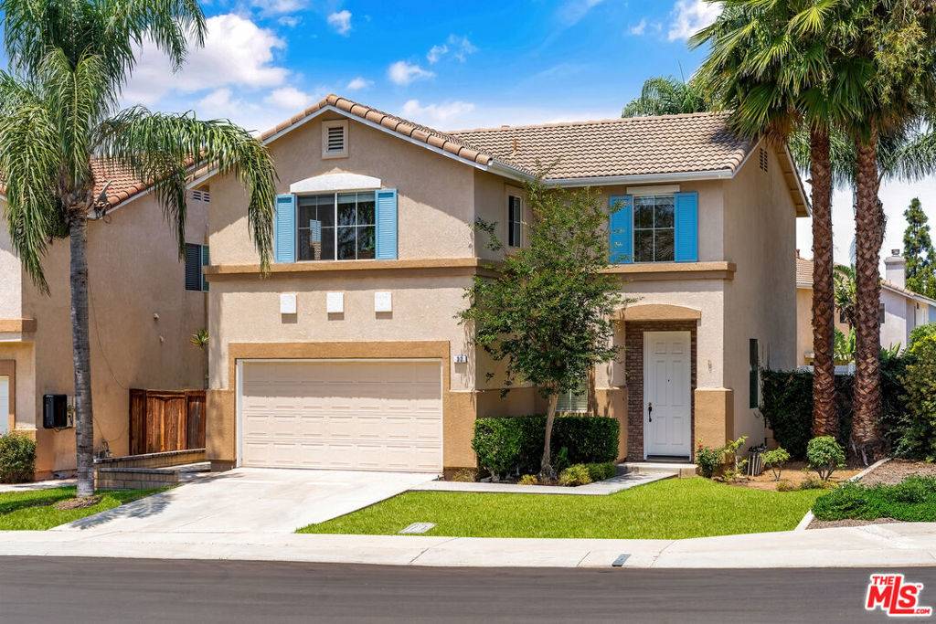 Irvine, CA 92602,33 Halifax PL