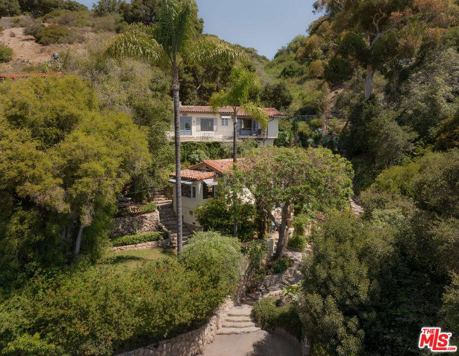Santa Barbara, CA 93103,15 Loma Media RD