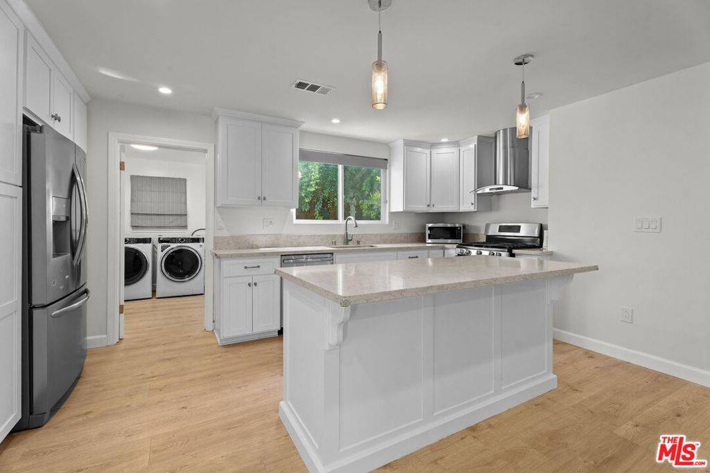 Altadena, CA 91001,2795 Casitas AVE