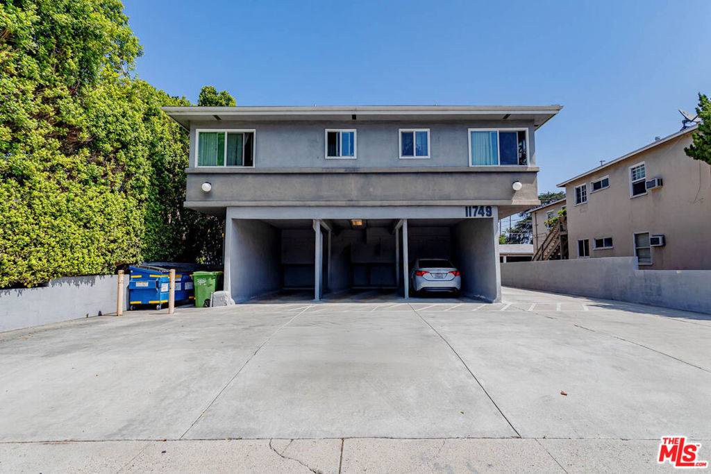 Valley Village, CA 91607,11749 Riverside DR #6