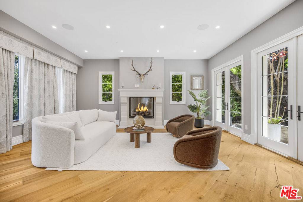 Beverly Hills, CA 90212,439 S Spalding Dr