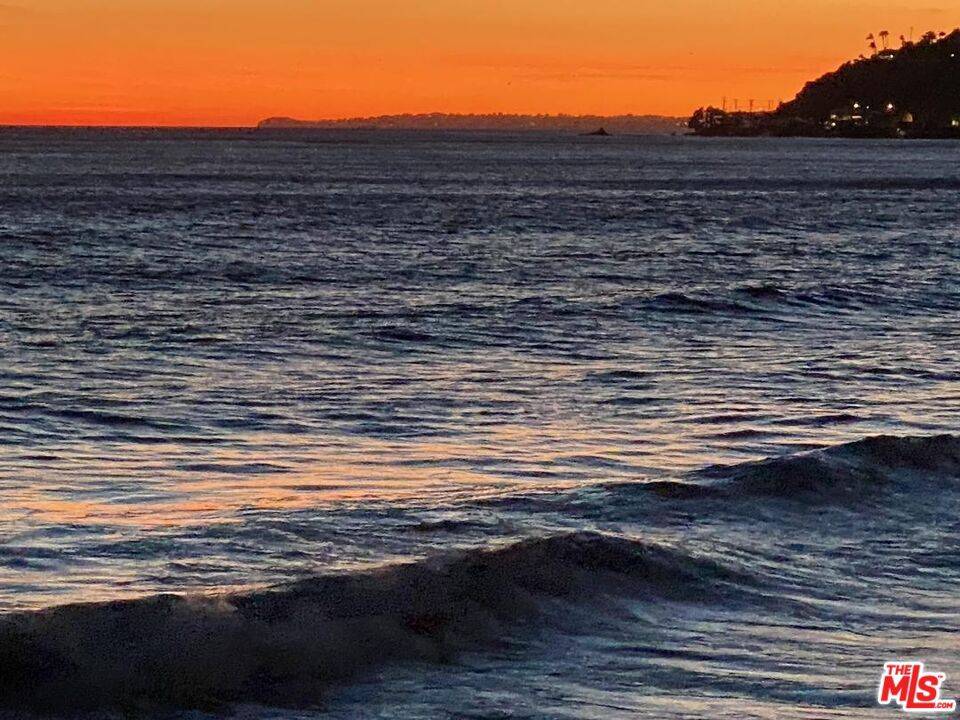Malibu, CA 90265,18842 Pacific Coast HWY