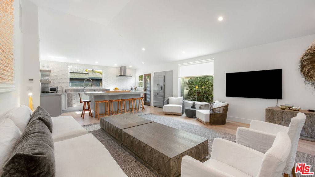 Venice, CA 90291,720 Angelus PL