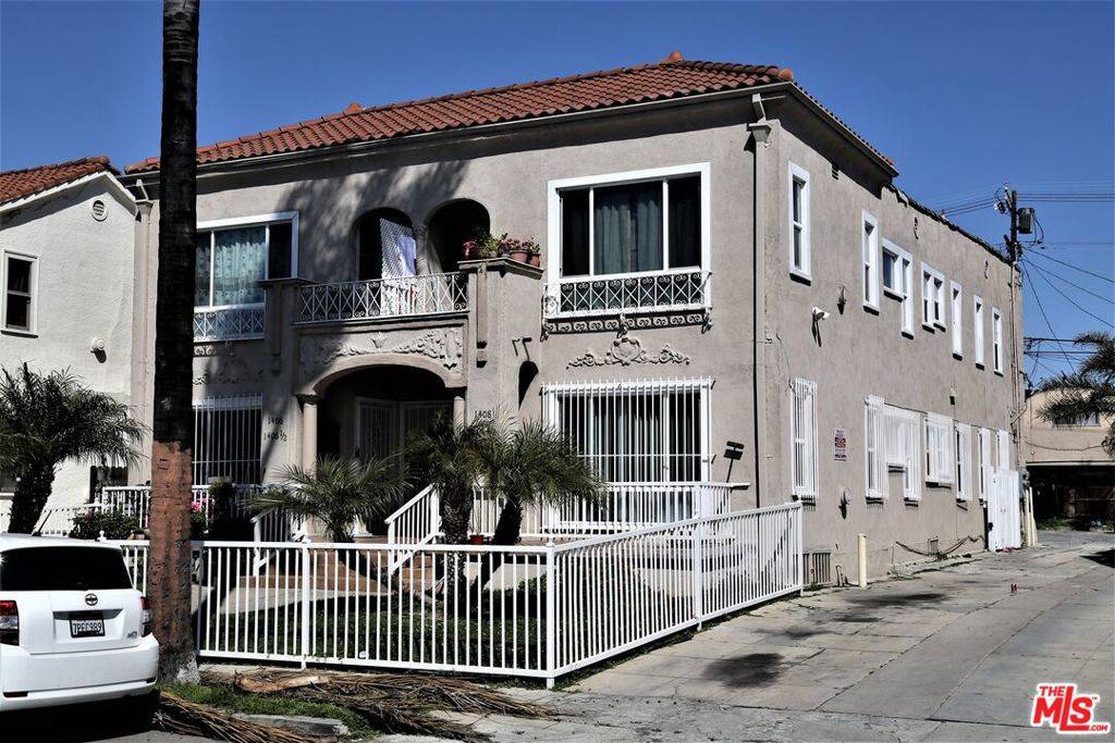 Los Angeles, CA 90019,1408 2nd AVE