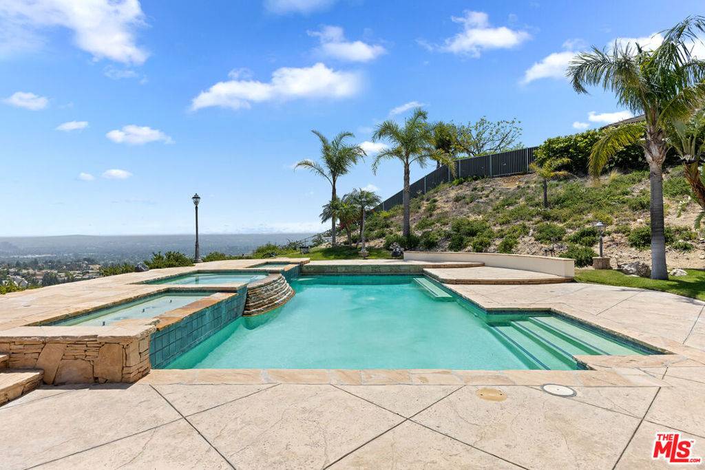 West Hills, CA 91304,7416 Wiscasset DR