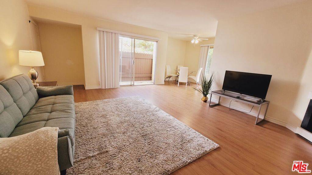 Santa Monica, CA 90403,818 7th ST #1