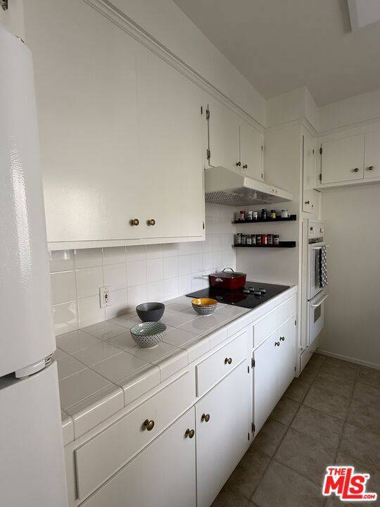 Los Angeles, CA 90025,10561 Missouri AVE #5
