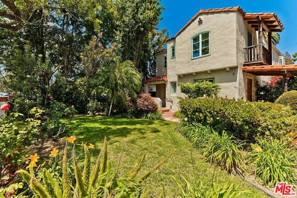 Los Angeles, CA 90049,668 S GRETNA GREEN WAY