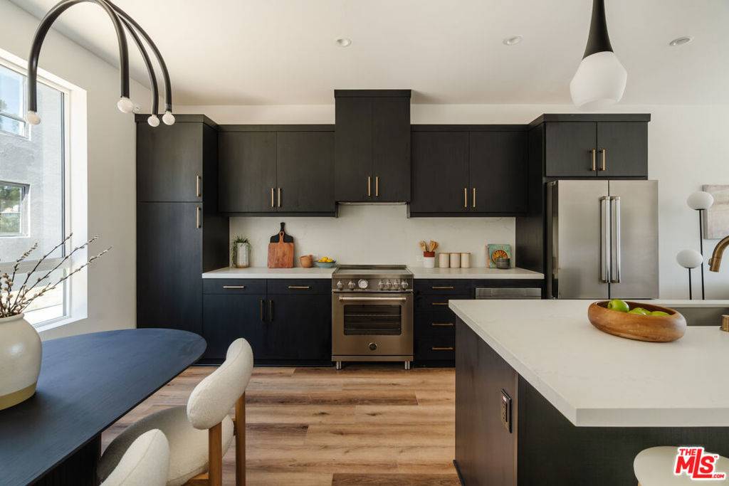 Los Angeles, CA 90065,3846 N Riley LN