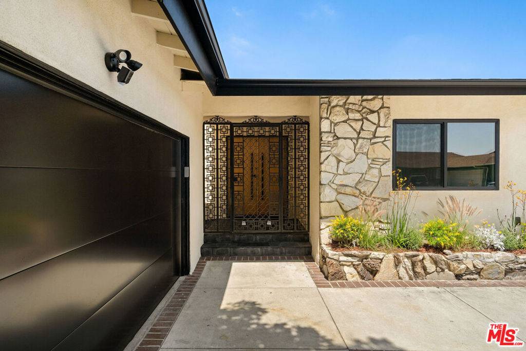 Los Angeles, CA 90008,4731 Don Miguel DR