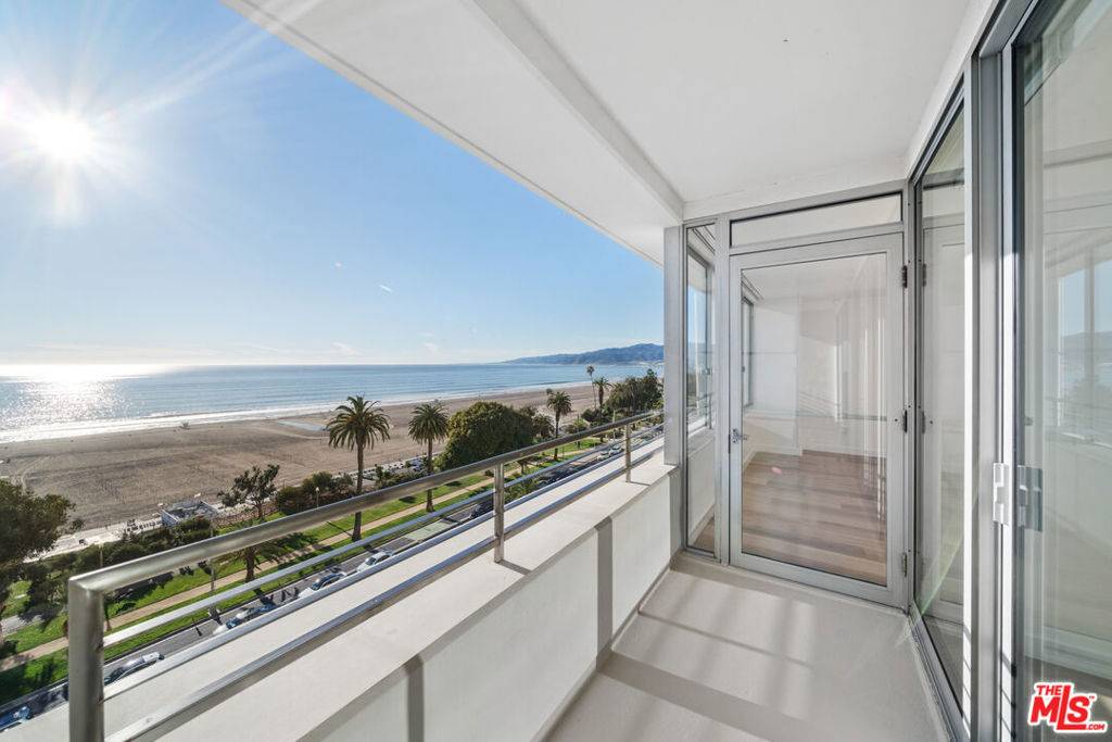 Santa Monica, CA 90401,1221 W OCEAN AVE #1206