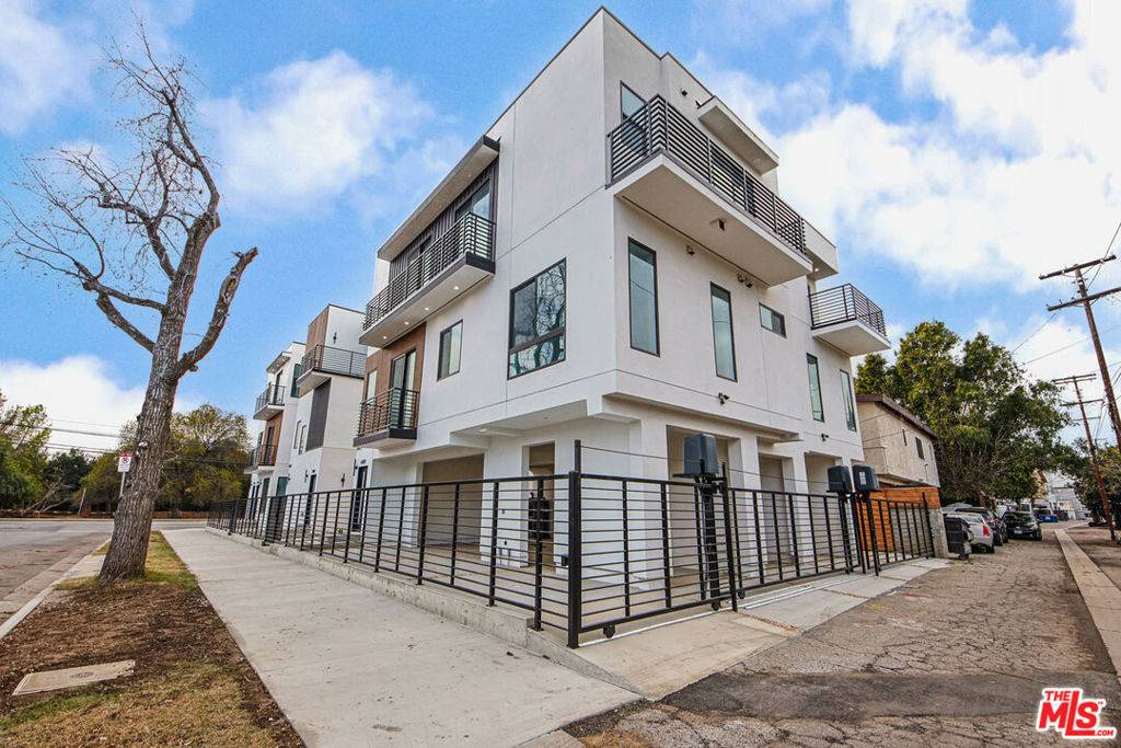 Lake Balboa, CA 91406,6401 Odessa AVE