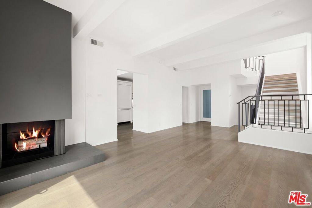 Pacific Palisades, CA 90272,1610 Michael LN
