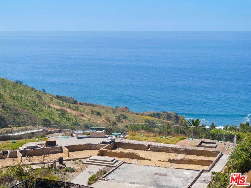 Malibu, CA 90265,20740 Las Flores Mesa DR