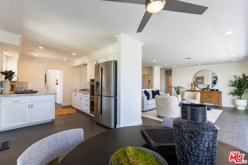 Studio City, CA 91604,3819 Sunswept DR