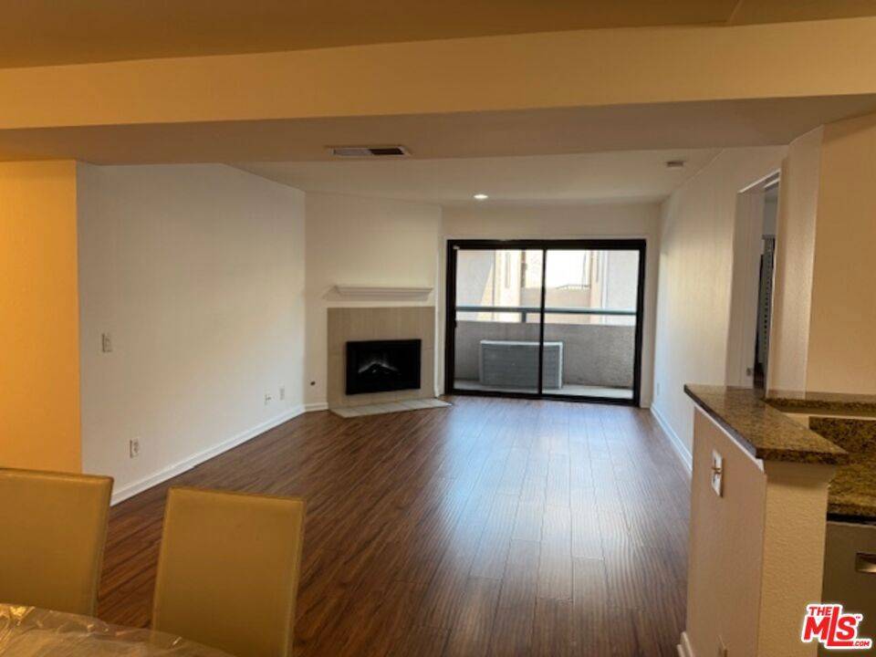 Playa Del Rey, CA 90293,8300 Manitoba ST #223