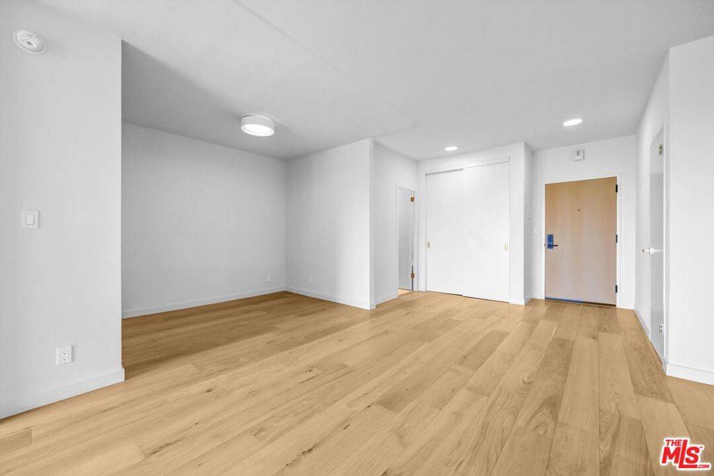 West Hollywood, CA 90069,999 N Doheny DR #306
