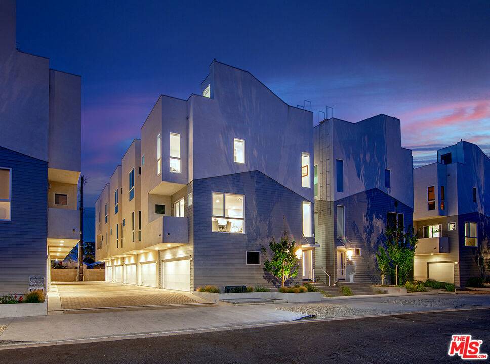 North Hollywood, CA 91601,10919 1/2 Otsego ST