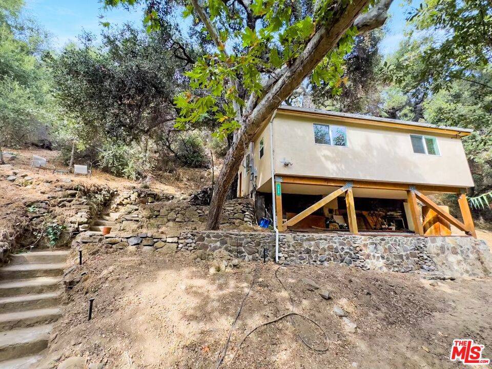 Topanga, CA 90290,635 N Topanga Canyon BLVD